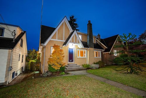310 Ash St, New Westminster, BC, V3M3M6 | Card Image