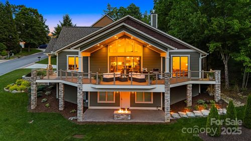 15 Ledgestone Dr, Fairview, NC, 28730-7100 | Card Image