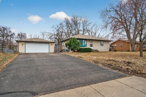 1009 Sunkist Pkwy, Brooklyn Park, MN, 55444-1769 | Card Image