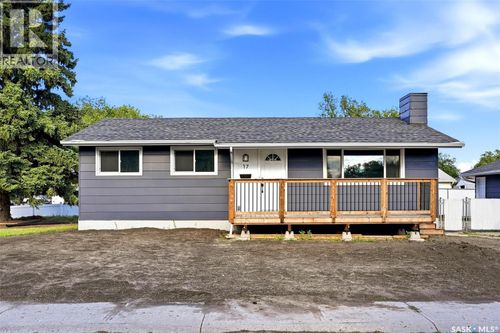 17 Willowview St, Regina, SK, S4R5K2 | Card Image