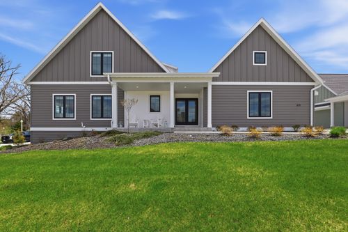 573 Meadow Cir E, Kohler, WI, 53044-1458 | Card Image