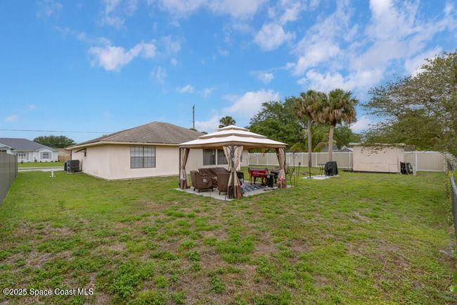618 Americana Blvd Ne, House other with 3 bedrooms, 2 bathrooms and null parking in Palm Bay FL | Image 22