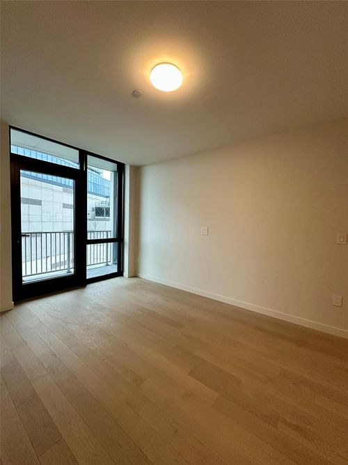 5a-131 40th Rd, Flushing, NY, 11354-5137 | Card Image
