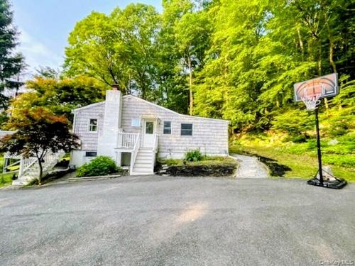 105 Chief Nimham Cir, Carmel, NY, 10512-3622 | Card Image