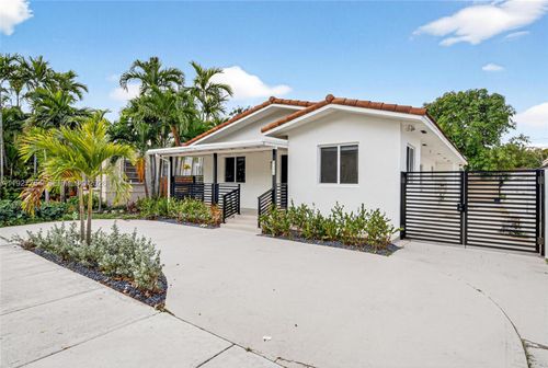 426 Sw 26th Rd, Miami, FL, 33129-2227 | Card Image