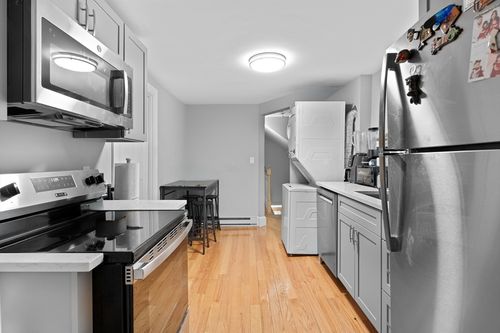 2-7 Vining Ct, Woburn, MA, 01801-5619 | Card Image