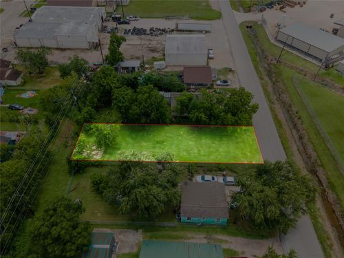 1826 Zapata St, Freeport, TX, 77541-3318 | Card Image