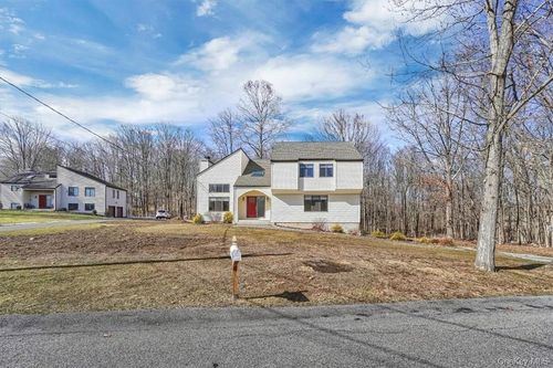 9 Oak Ave, Somers, NY, 10589-2710 | Card Image