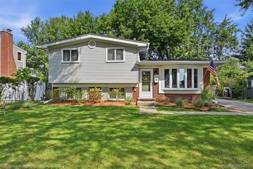 260 Burroughs St, Plymouth, MI, 48170-1922 | Card Image