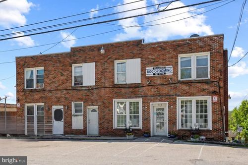 326 E Broadway, RED LION, PA, 17356-9148 | Card Image