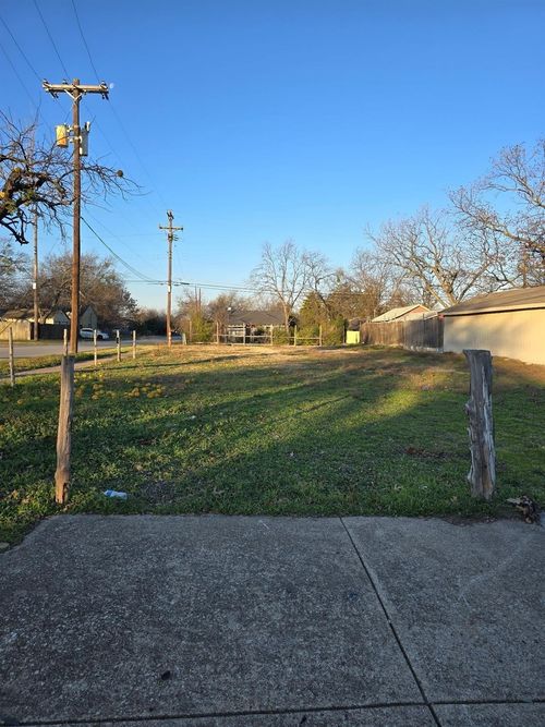 1547 S Denley Dr, Dallas, TX, 75216-1624 | Card Image