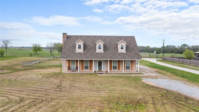 392 Old Highway 6, House other with 3 bedrooms, 2 bathrooms and null parking in Howe TX | Image 5