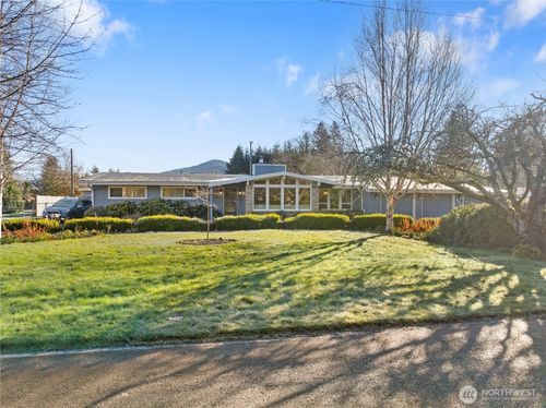 631 5th Ave, Forks, WA, 98331-9135 | Card Image