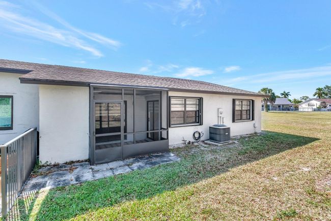 46 Seminole Ct E, Townhouse with 3 bedrooms, 2 bathrooms and null parking in Royal Palm Beach FL | Image 39