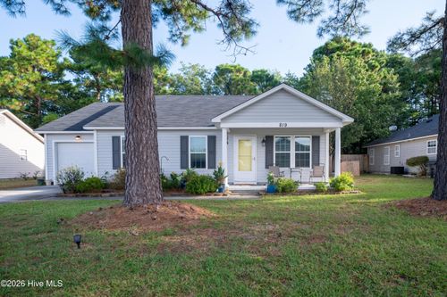 819 Brewster Ln, Wilmington, NC, 28412-2637 | Card Image