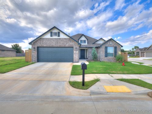 2604 W Norman St, Broken Arrow, OK, 74012-2472 | Card Image