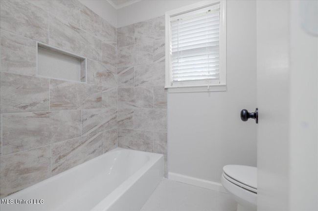 21-main bath | Image 17