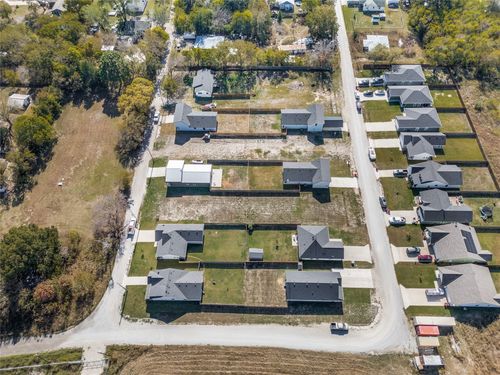 318 N Helton St, Randolph, TX, 75475 | Card Image