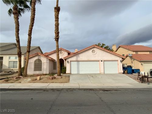 6576 Goldencreek Way, Las Vegas, NV, 89108-4485 | Card Image