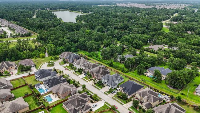 4038 Sabine Valley Trl, House other with 5 bedrooms, 5 bathrooms and 3 parking in Spring TX | Image 4
