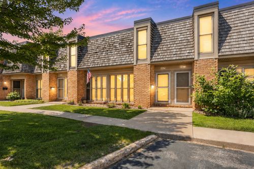 6425 Barrie Rd, Edina, MN, 55435-2301 | Card Image