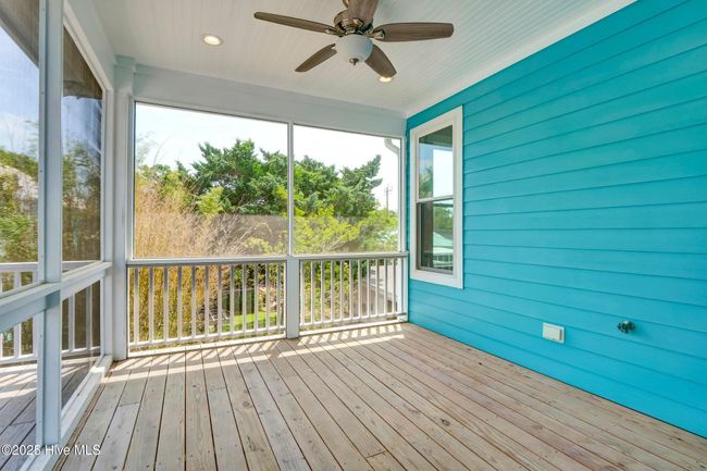 404 Fayetteville Ave, House other with 3 bedrooms, 2 bathrooms and null parking in Carolina Beach NC | Image 25