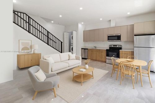 apt-2-135 Sw 114th Ave, Miami, FL, 33174-1022 | Card Image