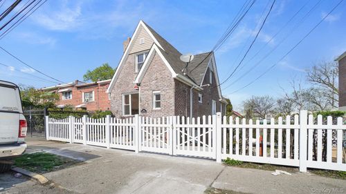 2716 Gunther Ave, Bronx, NY, 10469-3408 | Card Image
