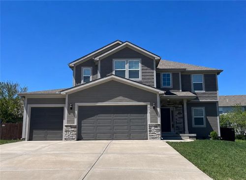 1273 Sw Nagona Ln, Lee's Summit, MO, 64082-3811 | Card Image