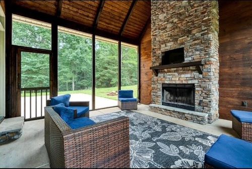 332 Harris Rd Se, Old Fort, TN, 37362-5357 | Card Image