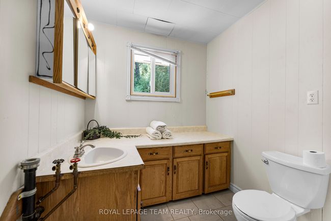 39220 Combermere Rd, House other with 5 bedrooms, 2 bathrooms and 2 parking in Combermere ON | Image 30