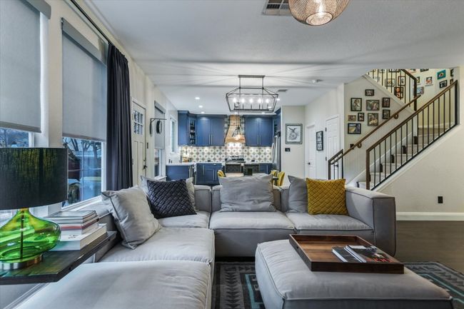 10208 Beard Ave, House other with 3 bedrooms, 3 bathrooms and 2 parking in Austin TX | Image 7