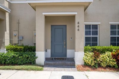 444 Ne 5th Ter, Townhouse with 2 bedrooms, 2 bathrooms and null parking in Florida City FL | Image 2