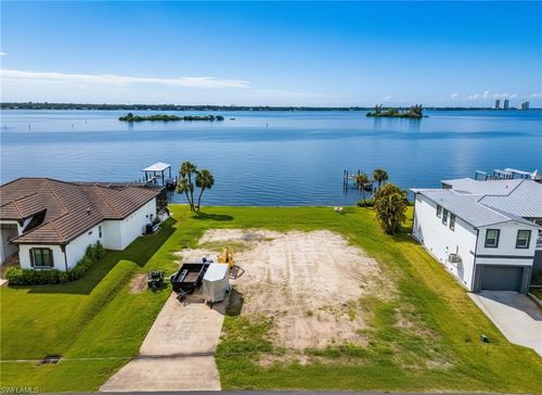 2053 Club House Rd, NORTH FORT MYERS, FL, 33917-2519 | Card Image