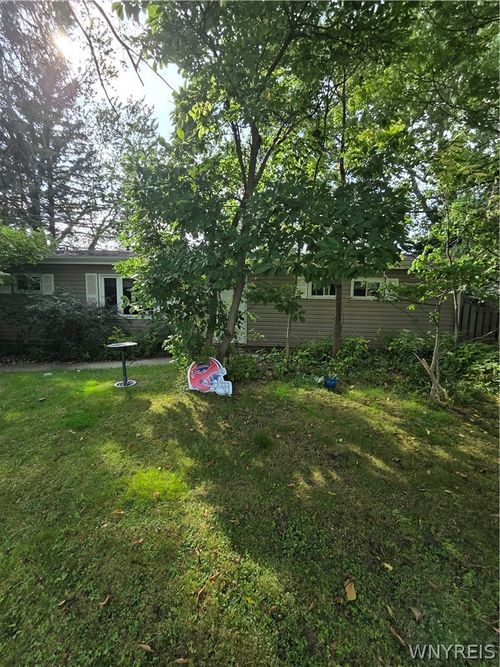 77 Lee St, Depew, NY, 14043-1045 | Card Image