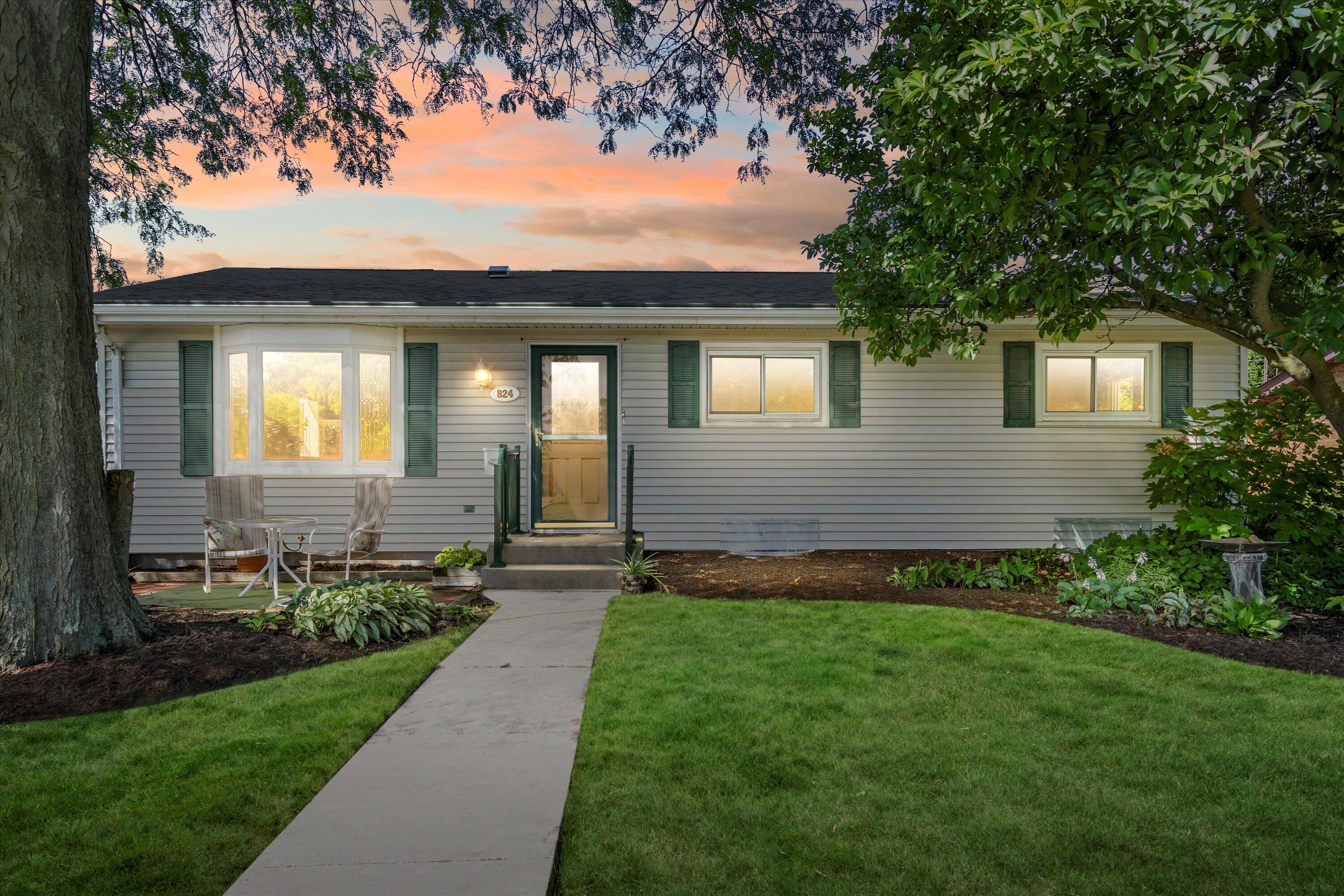 Echo Ln, Racine, WI 53406