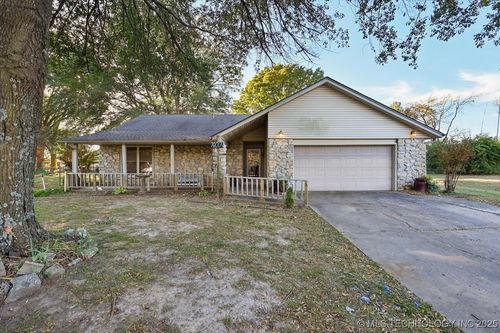 8918 S 198th East Ave, Broken Arrow, OK, 74014-6513 | Card Image