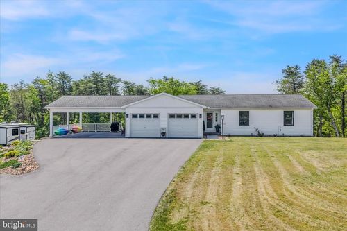 28 Melody Ln, Berkeley Springs, WV, 25411-5943 | Card Image