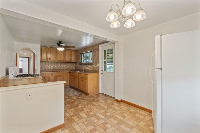 2034 Washington Blvd, House other with 3 bedrooms, 2 bathrooms and 2 parking in Glassport PA | Image 12