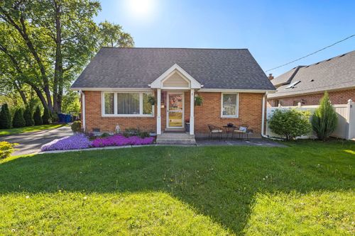 8208 Natoma Avenue, Burbank, IL, 60459 | Card Image