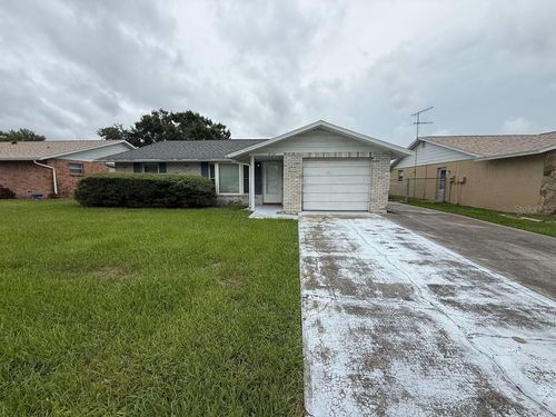 6124 18th St, Zephyrhills, FL, 33542-2704 | Card Image