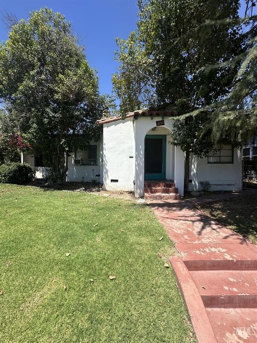 220 F St, Bakersfield, CA, 93304-2835 | Card Image