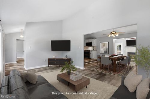 10422 Heather Greens Cir, Spotsylvania, VA, 22553-1716 | Card Image