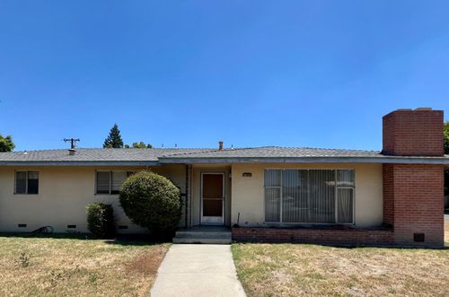 2300 14th Ave, Kingsburg, CA, 93631-1301 | Card Image