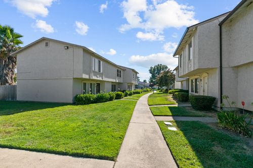 7706 La Mancha Way, Sacramento, CA, 95823 | Card Image