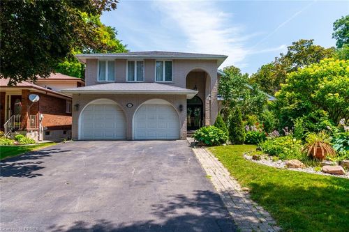 267 Memorial Dr, Brantford, ON, N3R7G6 | Card Image