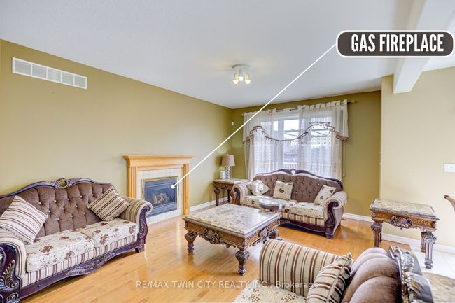 106 Country Clair St, House other with 3 bedrooms, 4 bathrooms and 2 parking in Kitchener ON | Image 6