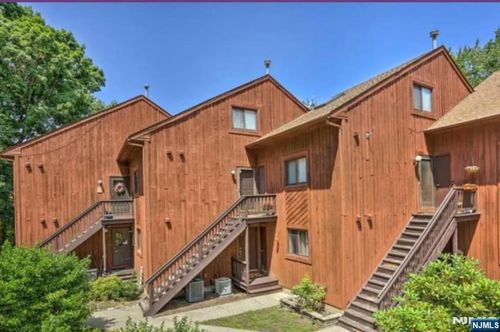 20 Augusta Dr, Vernon, NJ, 07462-2578 | Card Image