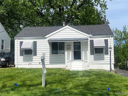 10821 Saint Xavier Ln, Saint Ann, MO, 63074-2625 | Card Image