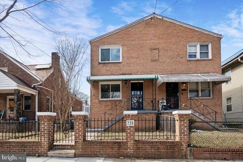 725 Croissant Pl Se, WASHINGTON, DC, 20019-2213 | Card Image